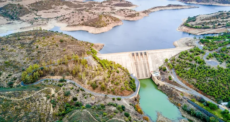 83 kilometrelik barajı su bastı