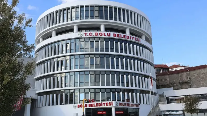 Bolu Belediyesi’ne Şafak Operasyonu: Başkan Yardımcısı Dahil 4 Gözaltı